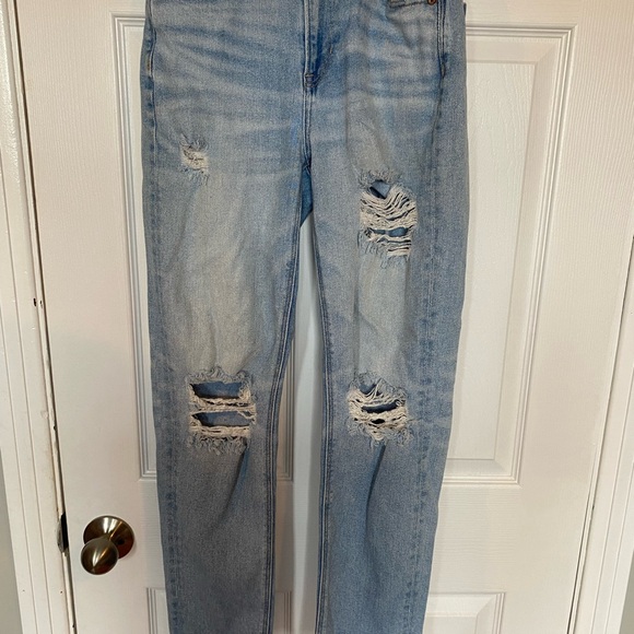 American Eagle Outfitters Light Blue Distressed Straight Leg Jeans - Picture 1 of 10
